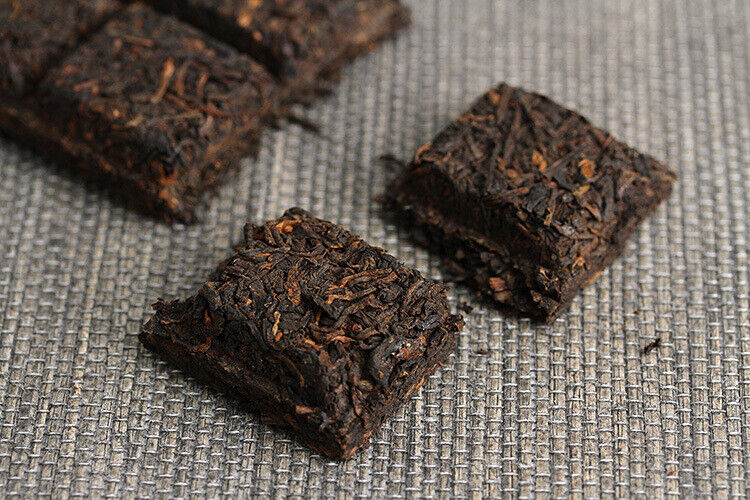 HelloYoung 50g Yunnan Pu'er Icelandic Mellow Old Tree Ripe Chocolate Tea Brick Spring Tea