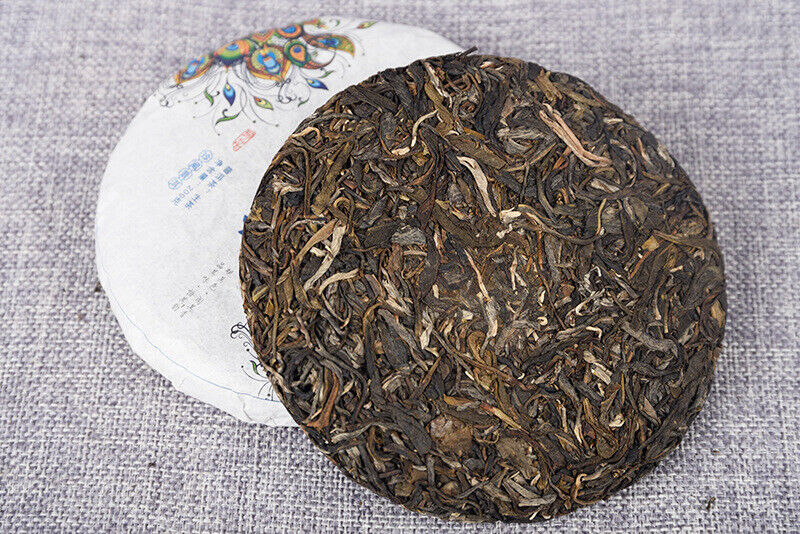 HelloYoung Yiwu Raw Tea 200g Raw Tea Cake Yunnan Ancient Tree Healthy Drink