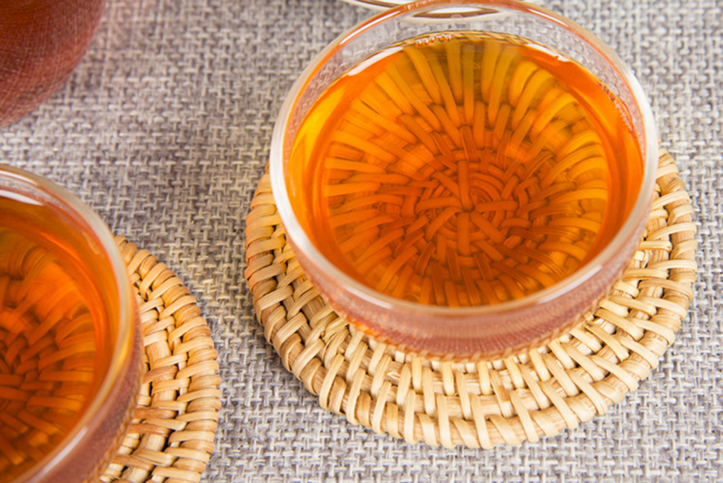 HelloYoung Fengqing Dian Hong tea raw Pine needles one bud two leaves straight black tea