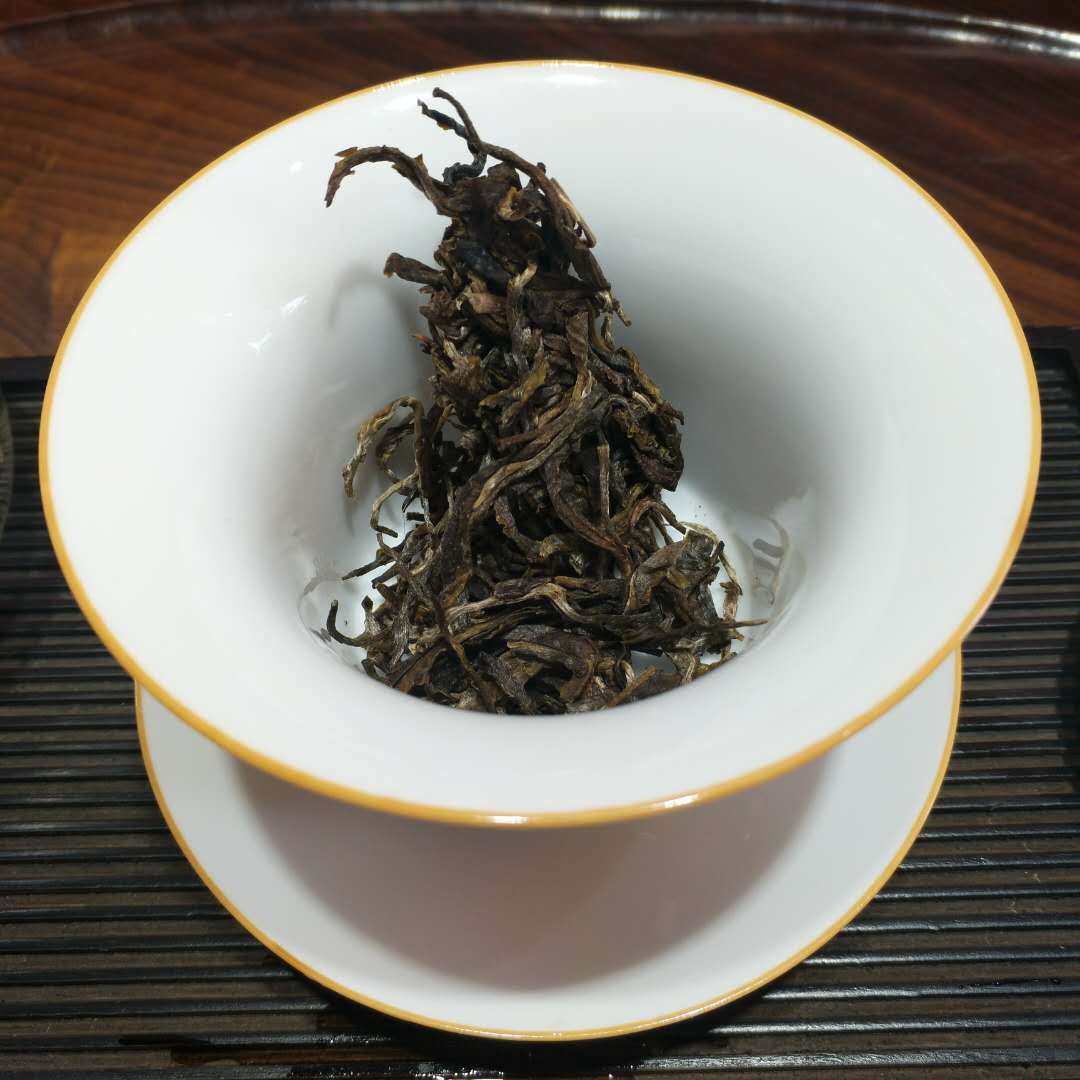 HelloYoung Menghai Old Tea Yunnan Seven Seeds Cake Chen Xiang Raw Tea 357g/12.59oz