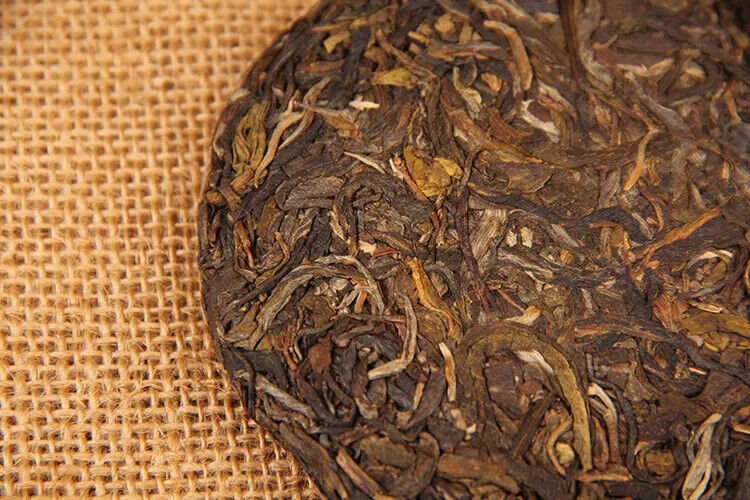 HelloYoung Pu'er Tea Cake Icelandic Ancient Icelandic Sweet Seven-seed Puer Raw Tea 100g