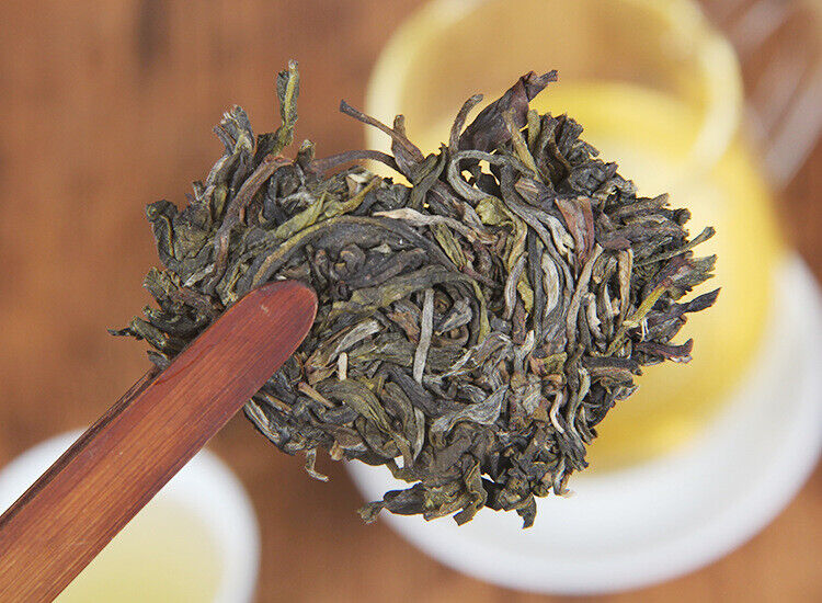 HelloYoung 200g Tea Cake Yunnan Pu'er Raw Tea Cake