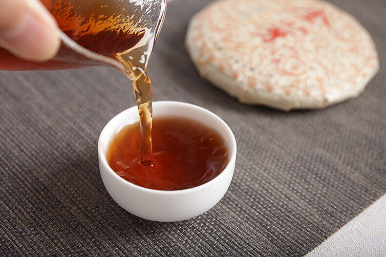 HelloYoung 100g Yunnan Raw Material Puerh Cake Tea Golden Bud Small Cake Palace Ripe Tea