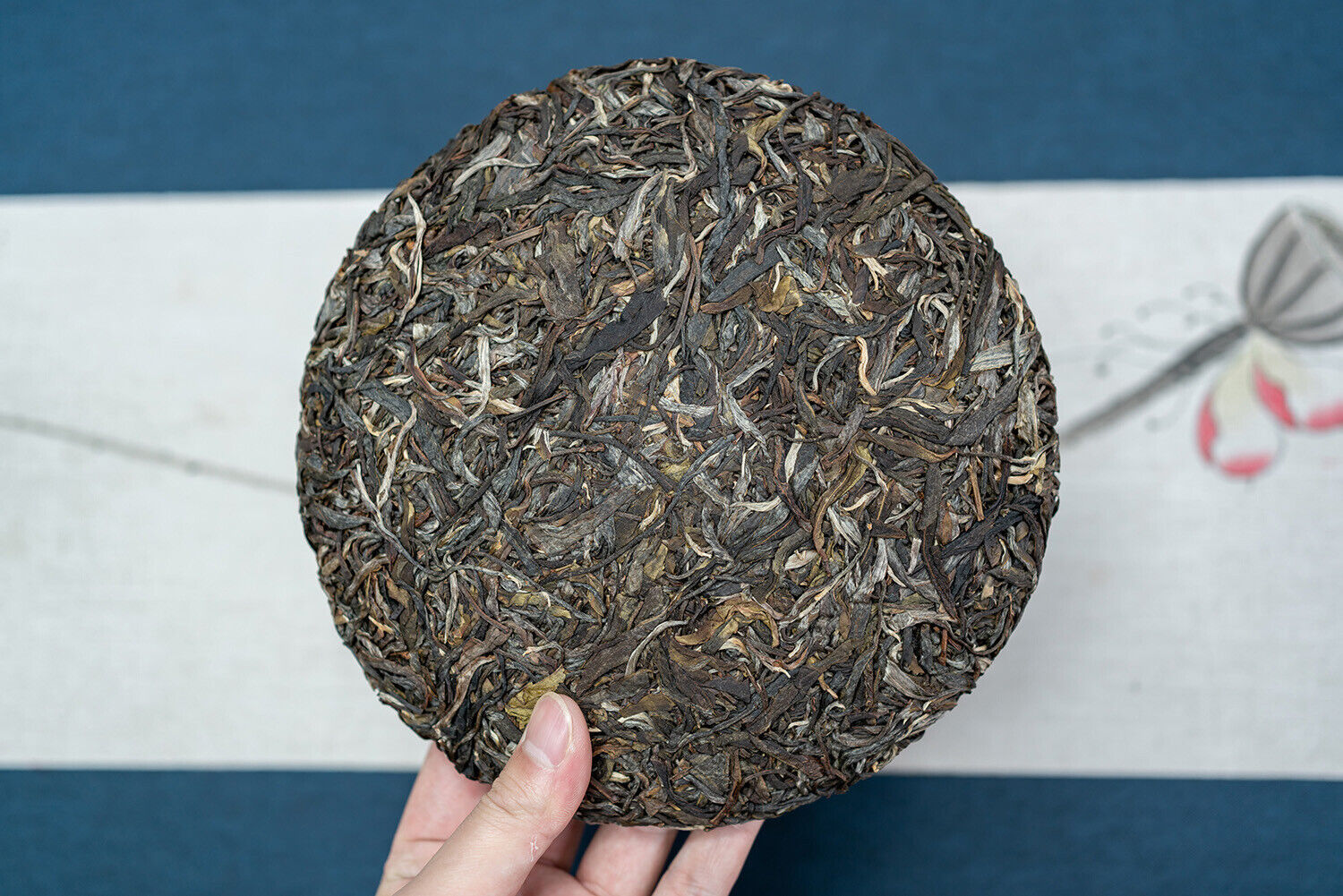 HelloYoung 357g Sleeping Deer Mountain Pu'er Raw Tea Cake Ancient Pu'er Seven Seed Cake Tea