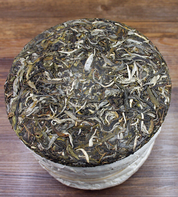 Thé Pu'er Cake du Yunnan 357g thé cru Pu'er Bingchun Yiwu Menghai Xigui