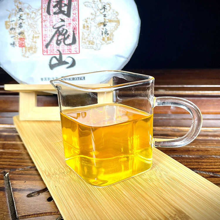 HelloYoung Yunnan Pu'er Tea Sleepy Deer Mountain Famous Tea Pu'er Raw Tea Cake 357g/12.59oz