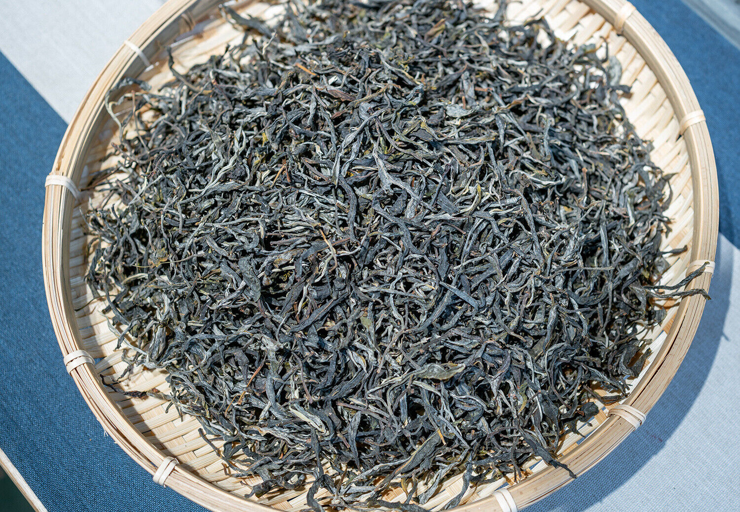 HelloYoung 500g Icelandic Damnuo Ancient Pu-erh Raw Tea Honey Orchid Aroma Sun Green Tea