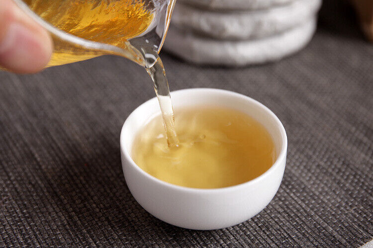 HelloYoung Yunnan Pu'er tea 50g small Icelandic raw tea cake seven cakes small cake tea