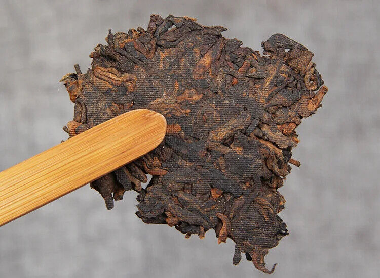 Menghai Pu'er Brown Mountain Palace Pu'er 357g Cooked Old Tree Tea Cake