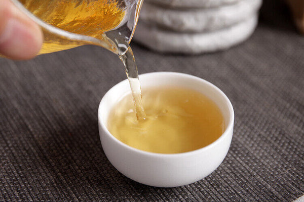HelloYoung 50g Yunnan Pu'er Tea Banzhang Raw Tea Cake Old Tree Tea Raw Tea Small Cake Tea