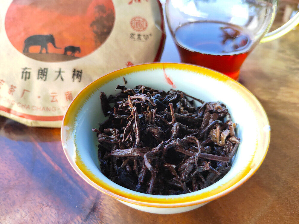 HelloYoung Puerh Ripe Tea Brown Mountain Ripe Tea Yunnan Seven Seed Cake Menghai Pu'er