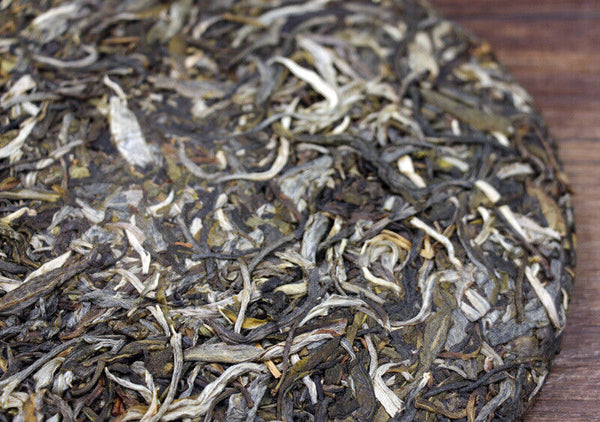 HelloYoung 357g Yunnan Pu-erh Cake Tea Raw Pu Icelandic Alcohol Yiwu Menghai Xigui Tea