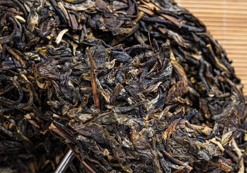 357g Yunnan Menghai Pu'er Raw Tea Brown Mountain Qizi Cake Ancient Tree Tea
