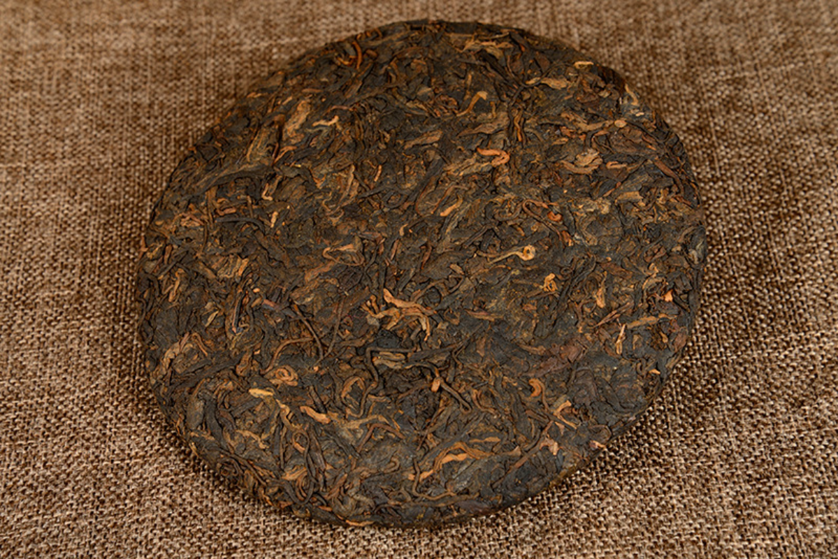 HelloYoung 357g Yunnan Pu'er Tea Old Banzhang Glutinous Fragrance Seven Seed Cake Ripe Tea