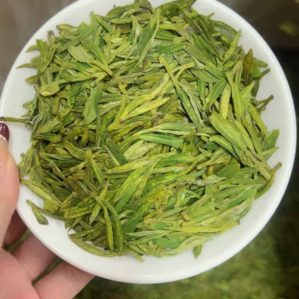 Authentic Longjing Tea Strong Bean Aroma Loose Leaf Rainy Season Premium Pieces