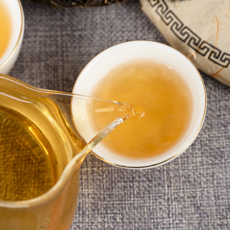 HelloYoung 357g Yunnan Xigui raw cakes seven cakes tea first spring raw tea ancient tea Secondary image