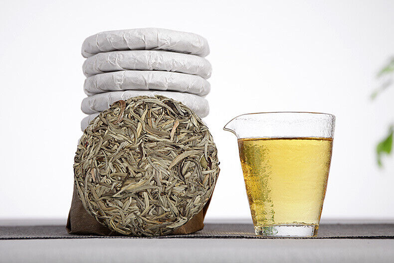 Baihao Silver Needle Yunnan Small Cake. Moonlight White Old White Tea. 100g.