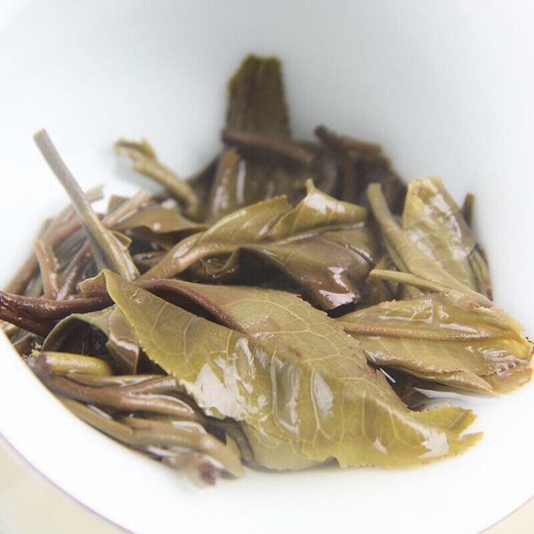 357g Yiwu Phoenix Nest Ancient Tree Pu-erh Green Tea Pu-erh Tea Cake