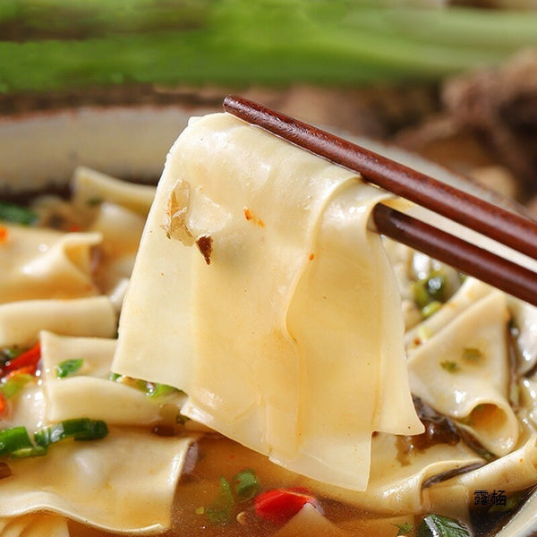 Packaged Seaweed Shrimp Sour Noodles in soup Noodles, Delicious, Sour and Sweet