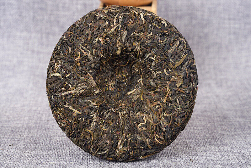 HelloYoung Yiwu Raw Tea 200g Raw Tea Cake Yunnan Ancient Tree Healthy Drink