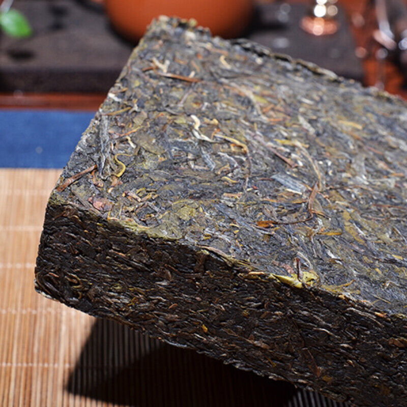 HelloYoung Yunnan Pu'er Tea Tea Ban Zhang Antient Tree Large Tea Bricks 1000g/2.2lb