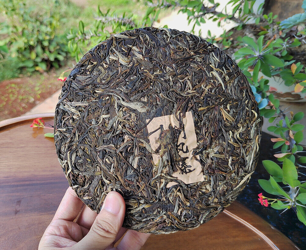 HelloYoung Scraping Walled Pu'er Tea Cake Yiwu Ancient Tree Raw Tea First Spring Yunnan Tea