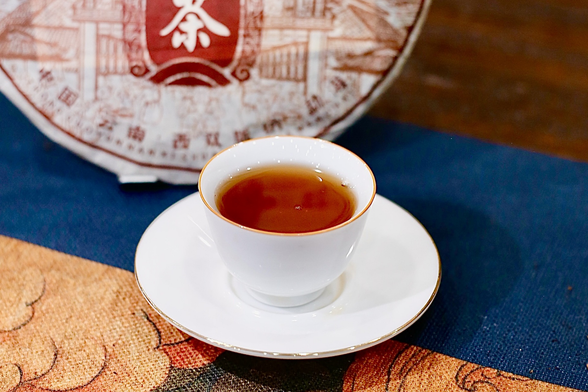 HelloYoung 357g Yunnan Pu'er Ripe Tea Menghai LaoBanzhang Tea Seven Seed Pu'er Tea Cake