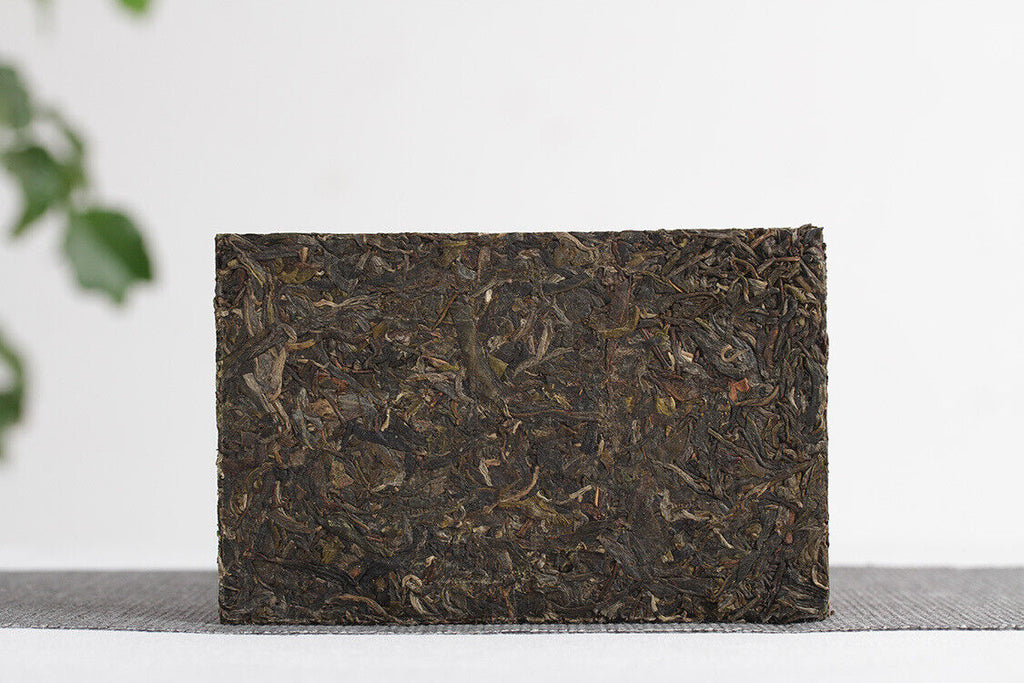 Yunnan Puerh Tea , Puerh Raw Tea Brick 200g Bright Front Spring Tea