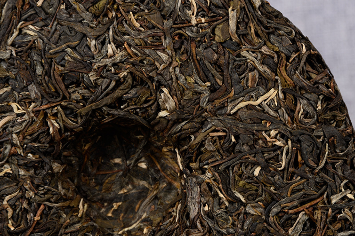 HelloYoung 357g Yunnan Xigui raw cakes seven cakes tea first spring raw tea ancient tea