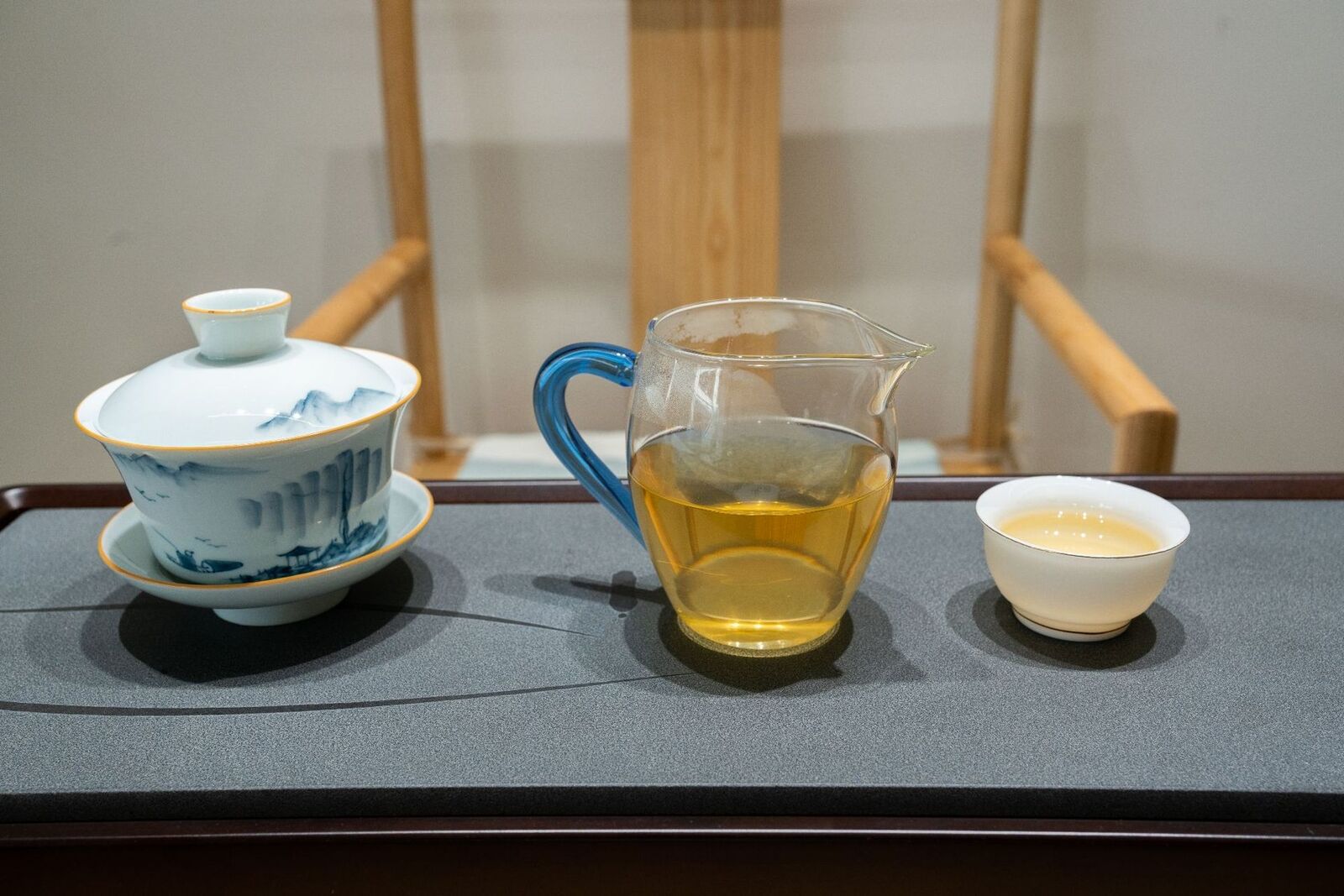HelloYoung 357g Yunnan Ancient Pu'er Seven Seed Cake Tea Icelandic Land Boundary Raw Tea