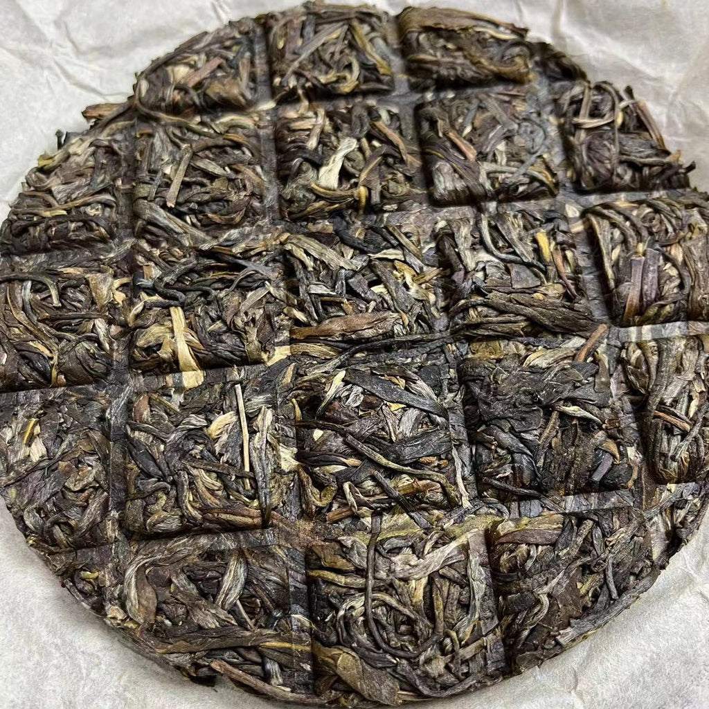 Rhinoceros Pond Head Spring Old Tree Puerh Raw Tea Tight Tea 100g Tea Cake