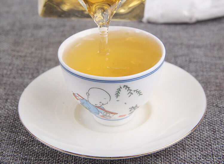 HelloYoung Pu-erh Tea Leaves Yunnan Pu-erh Tea Raw Tea Cake Old Tree Pu-erh