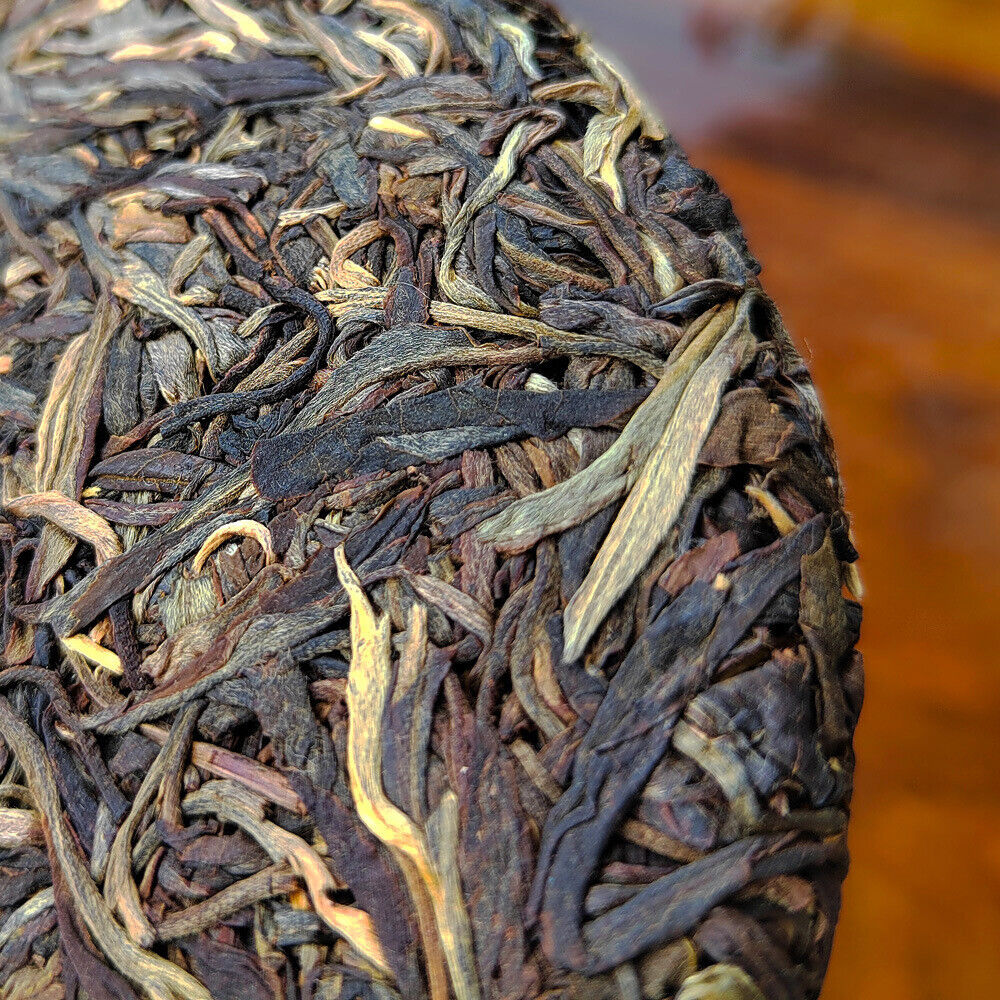HelloYoung 200g Yiwu Pu-erh Tea Old Raw Tea Tianmen Mountain High Pole Pu-erh Old Cake Tea