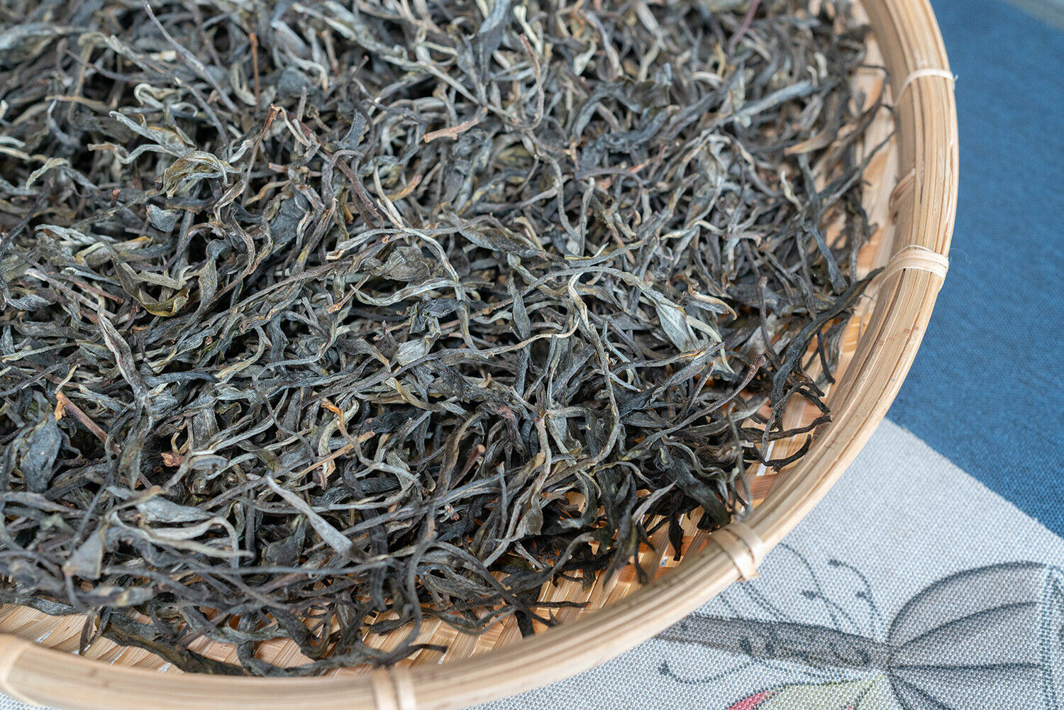 HelloYoung 500g Icelandic Dam Crooked Head Spring Ancient Pu-erh Raw Tea Honey Orchid Aroma