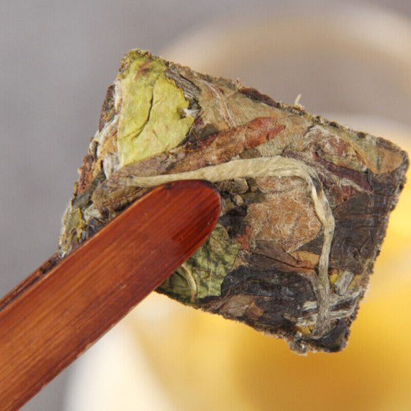 HelloYoung Flower Honey Fragrance Health Tea 500g Organic Yunnan White Tea Brick