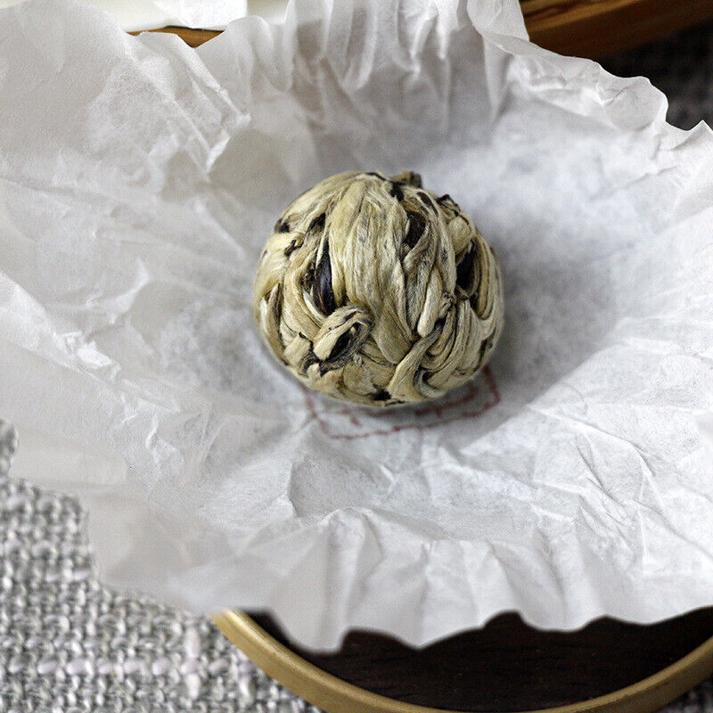 Thé blanc du Yunnan Jinggu Pekoe aiguille d'argent bourgeon de dragon