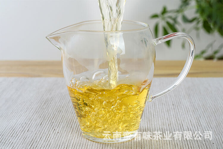 HelloYoung 357g Yunnan Pu'er Tea Seven Seed Cake Bangdong Ancient Tree Golden Leaf Raw Tea