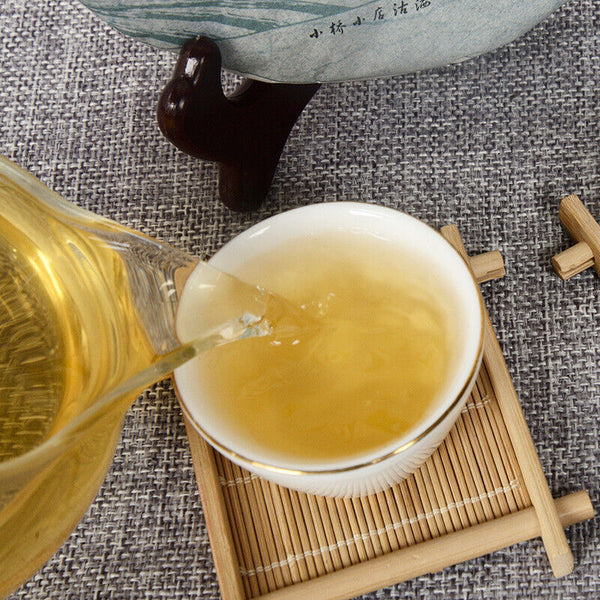 Pu'er Tea  Spring Tea Ancient Tree Tea Yunnan Seven Seed Cake Tea 357g