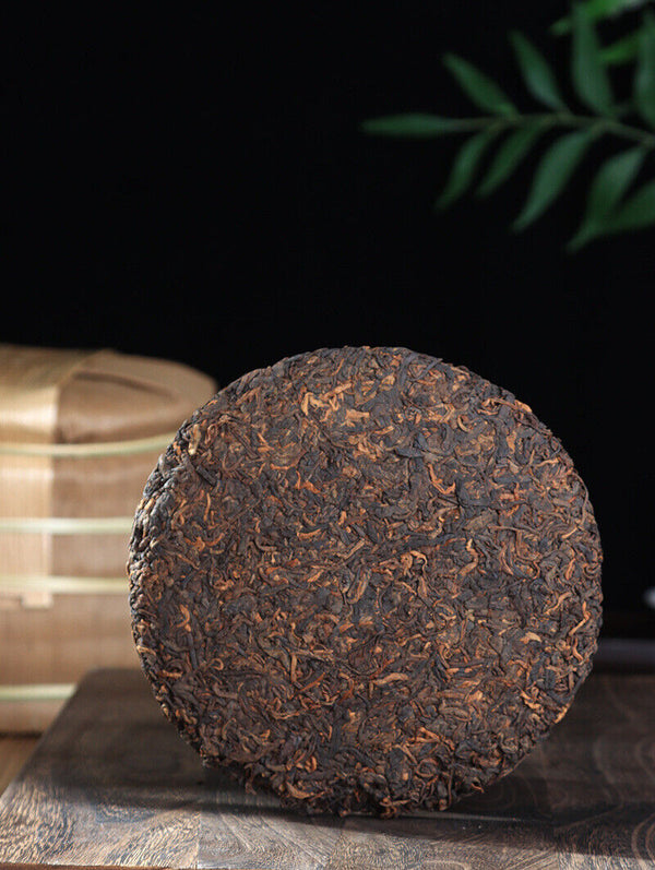 HelloYoung Yunnan Pu'er Tea Leaves Yiwu Golden Bud 357g Ripe Tea Cake