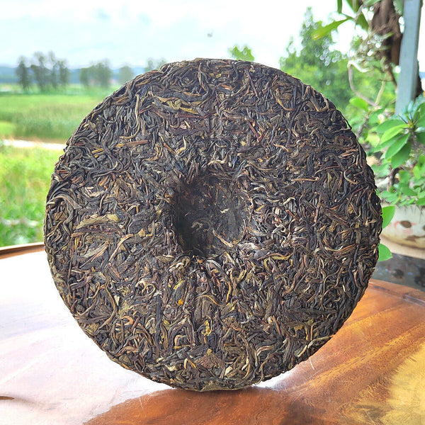 HelloYoung 357g Pu'er tea raw tea cake Yiwu Zhengshan Pu'er Yunnan seven cakes tea leaves
