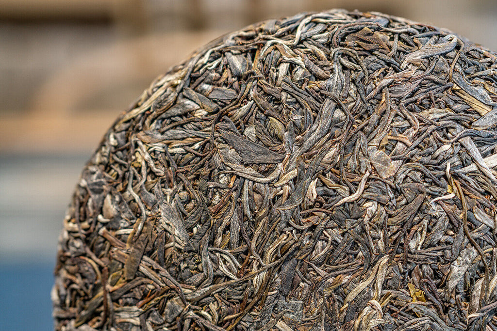 HelloYoung 357g DaXueshan Pu'er Raw Tea Yunnan First Spring Ancient Seven Seed Cake Tea