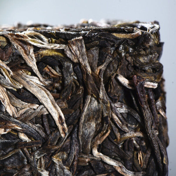 HelloYoung Yunnan Early Spring Pu-Erh Tea Old Tree Pu-erh Raw Tea Brick 250g Top Green Tea