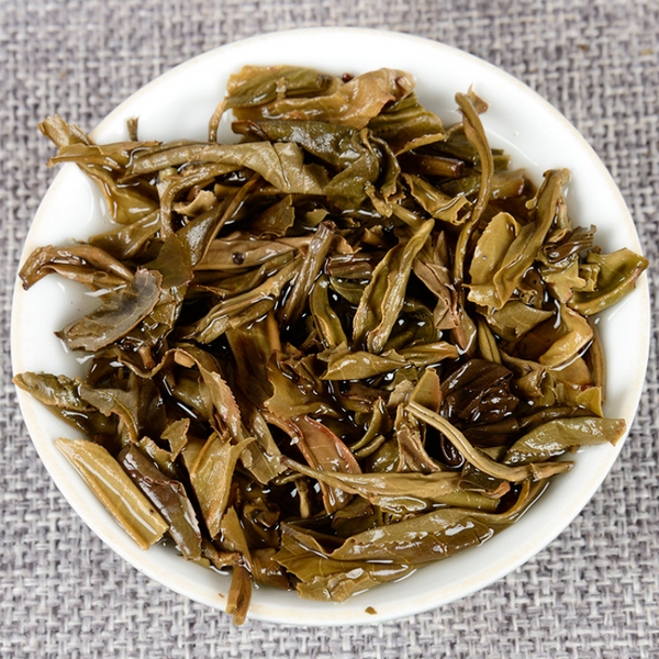 HelloYoung Yunnan Pu'er Tea 100g Icelandic Ancient Tree Raw Tea Cake Pu'er Raw Tea Cake
