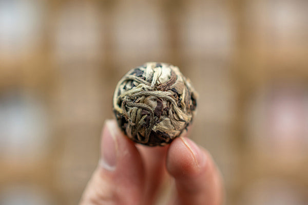 HelloYoung 500G Yunnan White Tea Moonlight White Dragon Pearl Spherical Handcrafted
