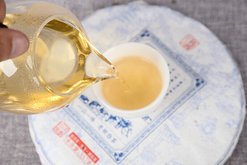 HelloYoung 357g Yunnan Tea Old Banzhang Raw Tea Pu-erh Tea Raw Tea Seven Cakes Tea