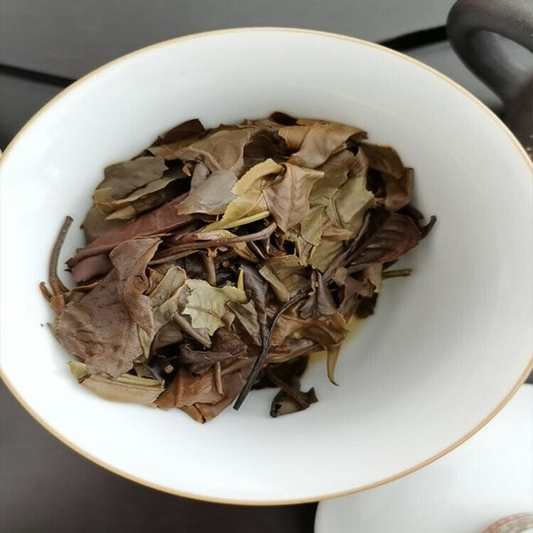 HelloYoung 357g Ancient Tree White Moonlight Yunnan Pu'er Tea White Tea Old White Tea Cake