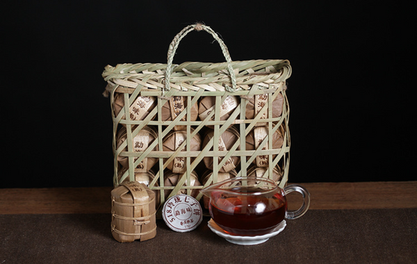 HelloYoung 672g Basket of 84 pieces Yunnan Puerh Cake Ripe Tea Linglong Small Cake