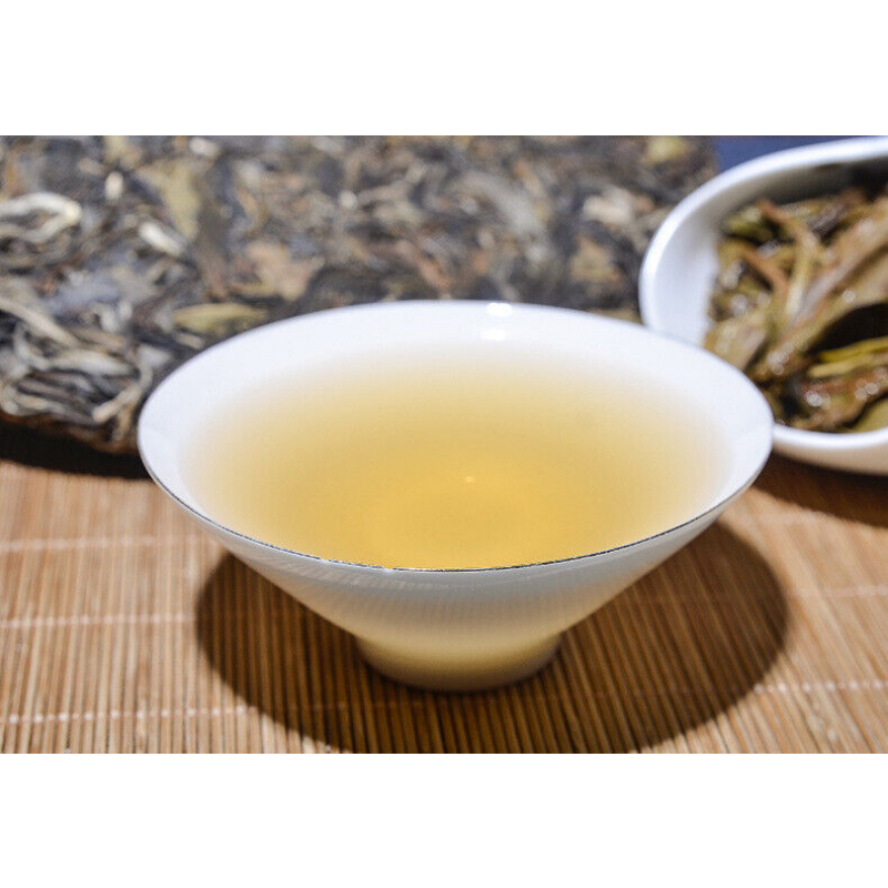 Green Tea Health Care 357g/12.59oz  Pu-erh Tea Cake Yiwu Ancient Tree Cha Tea