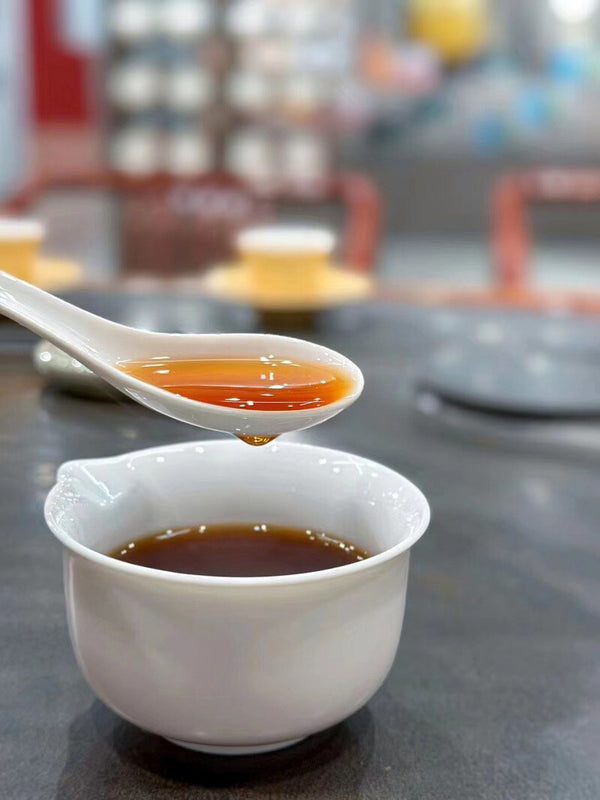 Yunnan Menghai Palace Ripe Tea Xinhui Old Chen Pi Puerh Longzhu Tea 500g