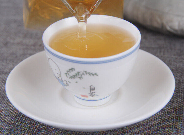 HelloYoung 357g Yunnan Pu'er Raw Tea Seven Seed Cake Tea Leaves Lincang Iceland Gold Leaf